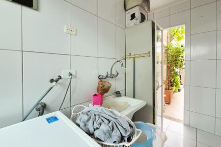 Casa à venda com 180m², 3 quartos e 3 vagas Casa à venda com 180m², 3 quartos e 3 vagasÁrea de Serviço