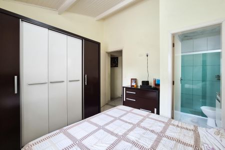 Casa à venda com 180m², 3 quartos e 3 vagas Casa à venda com 180m², 3 quartos e 3 vagasSuíte