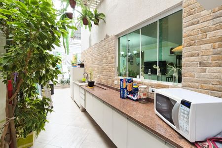 Casa à venda com 180m², 3 quartos e 3 vagas Casa à venda com 180m², 3 quartos e 3 vagasÁrea de Serviço