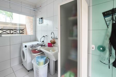 Casa à venda com 180m², 3 quartos e 3 vagas Casa à venda com 180m², 3 quartos e 3 vagasÁrea de Serviço