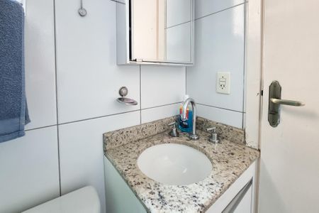 Casa à venda com 180m², 3 quartos e 3 vagas Casa à venda com 180m², 3 quartos e 3 vagasBanheiro da Suíte