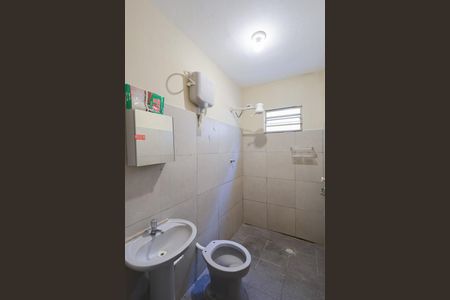 Banheiro de casa para alugar com 1 quarto, 40m² em Vila Continental, São Paulo