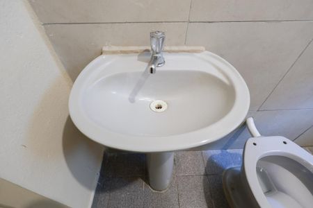 Banheiro de casa para alugar com 1 quarto, 40m² em Vila Continental, São Paulo