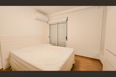 Apartamento à venda com 130m², 4 quartos e 3 vagas Apartamento à venda com 130m², 4 quartos e 3 vagasQuarto 1