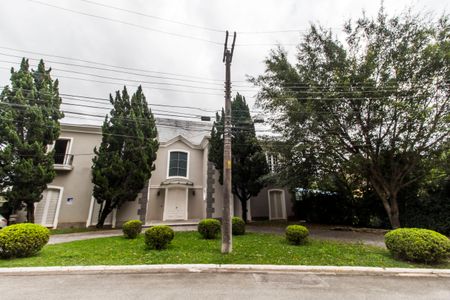 Casa de condomínio para alugar com 1500m², 4 quartos e 12 vagas Casa de condomínio para alugar com 1500m², 4 quartos e 12 vagasPlaca