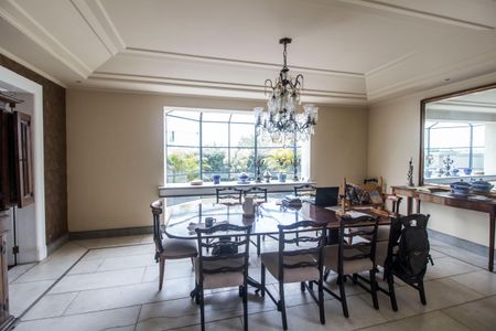 Casa de condomínio para alugar com 1500m², 4 quartos e 12 vagas Casa de condomínio para alugar com 1500m², 4 quartos e 12 vagasSala