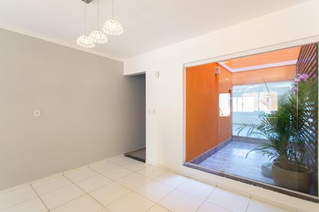 Casa à venda com 181m², 3 quartos e 6 vagas Casa à venda com 181m², 3 quartos e 6 vagasSala de Jantar