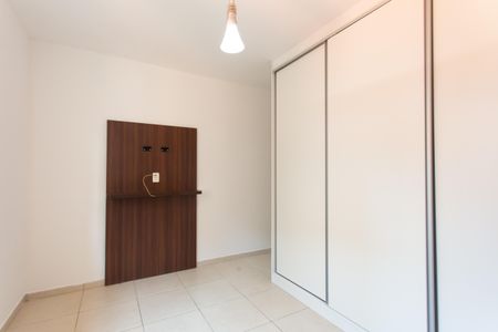 Casa à venda com 181m², 3 quartos e 6 vagas Casa à venda com 181m², 3 quartos e 6 vagasQuarto 2