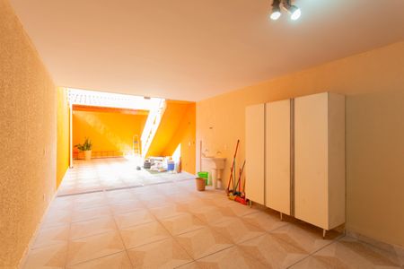 Casa à venda com 181m², 3 quartos e 6 vagas Casa à venda com 181m², 3 quartos e 6 vagasÁrea de Serviço