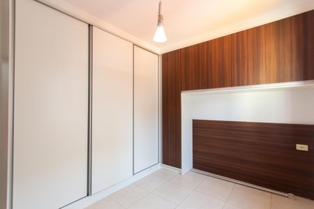 Casa à venda com 181m², 3 quartos e 6 vagas Casa à venda com 181m², 3 quartos e 6 vagasQuarto 2