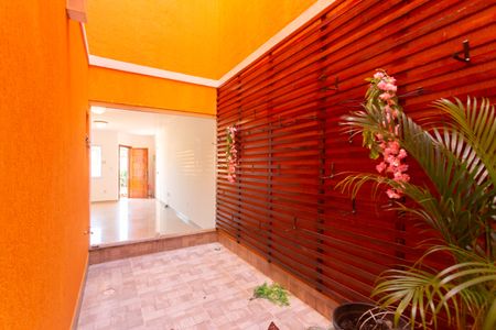 Casa à venda com 181m², 3 quartos e 6 vagas Casa à venda com 181m², 3 quartos e 6 vagasJardim de Inverno