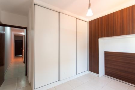 Casa à venda com 181m², 3 quartos e 6 vagas Casa à venda com 181m², 3 quartos e 6 vagasQuarto 2