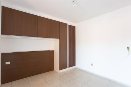 Casa à venda com 181m², 3 quartos e 6 vagas Casa à venda com 181m², 3 quartos e 6 vagasSuíte