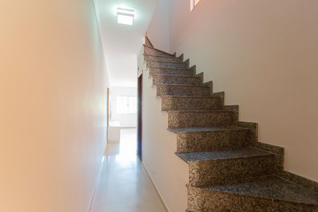 Casa à venda com 181m², 3 quartos e 6 vagas Casa à venda com 181m², 3 quartos e 6 vagasCorredor