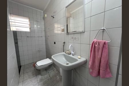 Casa para alugar com 64m², 2 quartos e sem vagaBanheiro