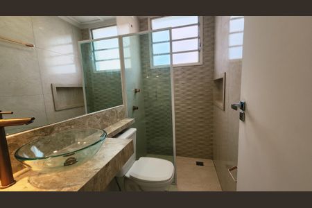 Apartamento à venda com 135m², 3 quartos e 1 vaga Apartamento à venda com 135m², 3 quartos e 1 vagaBanheiro
