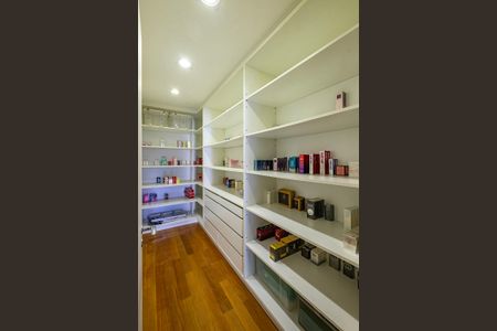 Apartamento à venda com 340m², 3 quartos e 5 vagasRoupeiro