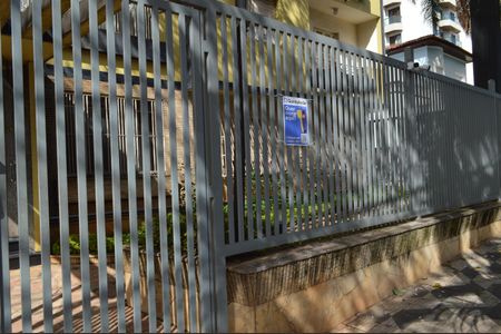 Apartamento à venda com 100m², 2 quartos e sem vagaFachada + Plaquinha