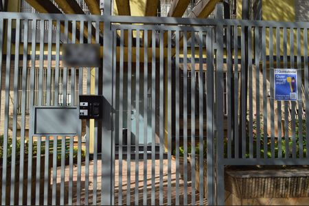 Apartamento à venda com 100m², 2 quartos e sem vaga Apartamento à venda com 100m², 2 quartos e sem vagaFachada + Plaquinha