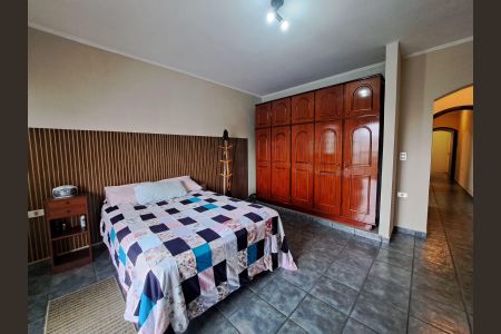 Casa à venda com 195m², 3 quartos e 3 vagas Casa à venda com 195m², 3 quartos e 3 vagasSuíte
