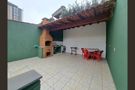 Casa à venda com 195m², 3 quartos e 3 vagas Casa à venda com 195m², 3 quartos e 3 vagasChurrasqueira