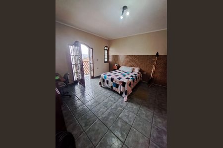 Casa à venda com 195m², 3 quartos e 3 vagas Casa à venda com 195m², 3 quartos e 3 vagasSuíte