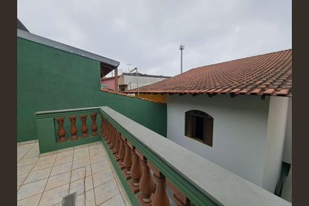 Casa à venda com 195m², 3 quartos e 3 vagas Casa à venda com 195m², 3 quartos e 3 vagasQuintal