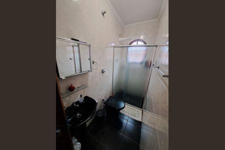 Casa à venda com 195m², 3 quartos e 3 vagas Casa à venda com 195m², 3 quartos e 3 vagasBanheiro Social