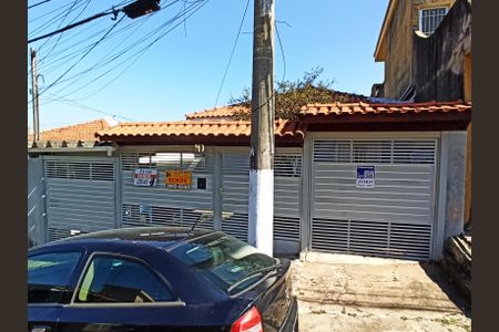 Casa à venda com 250m², 2 quartos e 3 vagas Casa à venda com 250m², 2 quartos e 3 vagasFachada