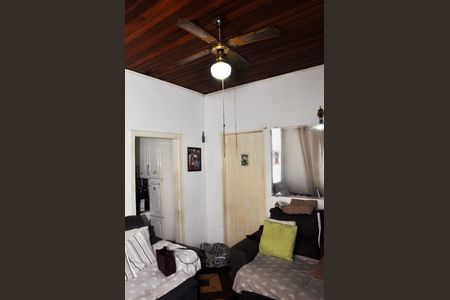 Casa à venda com 250m², 2 quartos e 3 vagas Casa à venda com 250m², 2 quartos e 3 vagasSala