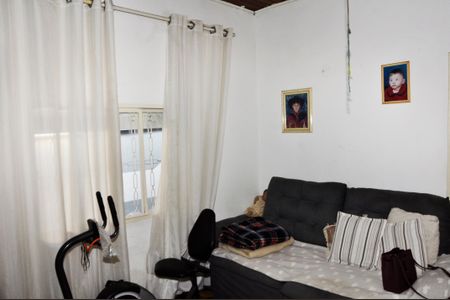 Casa à venda com 250m², 2 quartos e 3 vagas Casa à venda com 250m², 2 quartos e 3 vagasSala