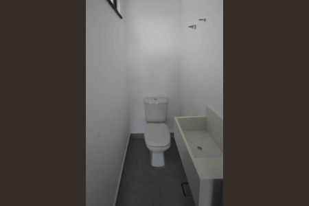 Casa de condomínio à venda com 154m², 2 quartos e 2 vagas Casa de condomínio à venda com 154m², 2 quartos e 2 vagasLavabo do rooftop