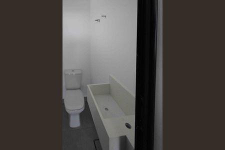 Casa de condomínio à venda com 154m², 2 quartos e 2 vagas Casa de condomínio à venda com 154m², 2 quartos e 2 vagasLavabo do rooftop