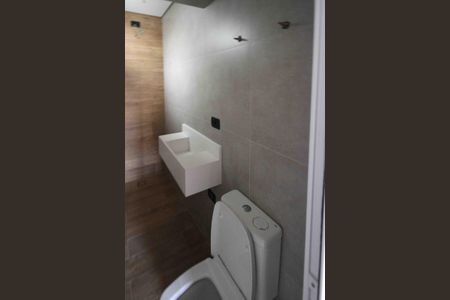 Casa de condomínio à venda com 154m², 2 quartos e 2 vagas Casa de condomínio à venda com 154m², 2 quartos e 2 vagasBanheiro da Suite