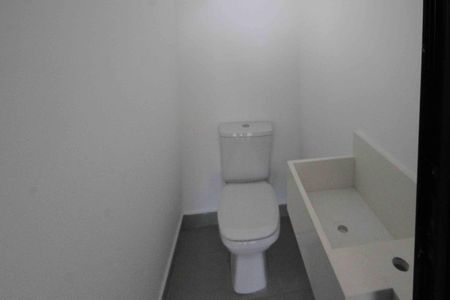 Casa de condomínio à venda com 154m², 2 quartos e 2 vagas Casa de condomínio à venda com 154m², 2 quartos e 2 vagasLavabo do rooftop