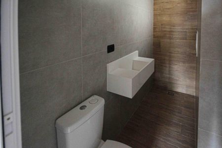 Casa de condomínio à venda com 154m², 3 quartos e 2 vagasBanheiro da Suite