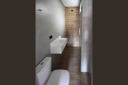 Casa de condomínio à venda com 154m², 3 quartos e 2 vagasBanheiro da Suite