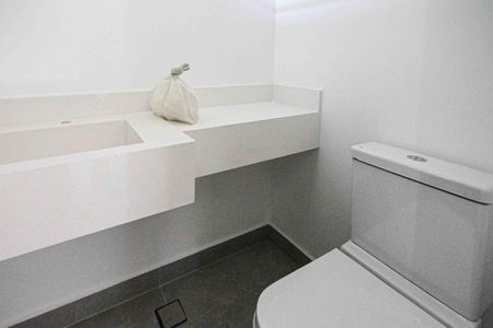 Casa de condomínio à venda com 154m², 3 quartos e 2 vagasLavabo