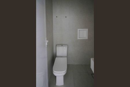 Casa de condomínio à venda com 154m², 3 quartos e 2 vagasBanheiro Social