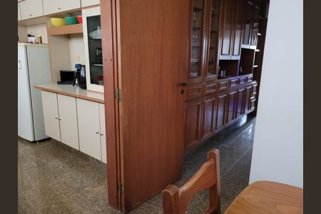 Apartamento à venda com 300m², 4 quartos e 4 vagas Apartamento à venda com 300m², 4 quartos e 4 vagasFoto 08