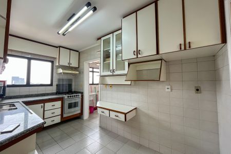 Apartamento à venda com 99m², 3 quartos e 3 vagas Apartamento à venda com 99m², 3 quartos e 3 vagasCozinha