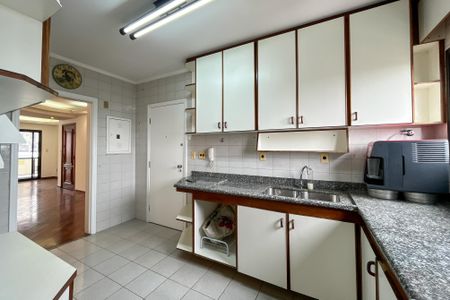 Apartamento à venda com 99m², 3 quartos e 3 vagas Apartamento à venda com 99m², 3 quartos e 3 vagasCozinha