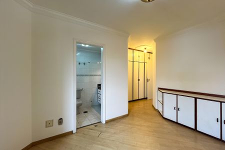 Apartamento à venda com 99m², 3 quartos e 3 vagas Apartamento à venda com 99m², 3 quartos e 3 vagasSuíte