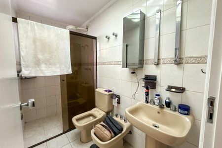 Apartamento à venda com 99m², 3 quartos e 3 vagas Apartamento à venda com 99m², 3 quartos e 3 vagasBanheiro Corredor