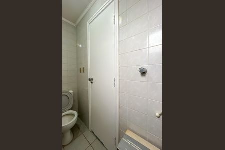 Apartamento à venda com 99m², 3 quartos e 3 vagas Apartamento à venda com 99m², 3 quartos e 3 vagasBanheiro de serviço