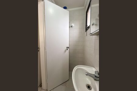 Apartamento à venda com 99m², 3 quartos e 3 vagas Apartamento à venda com 99m², 3 quartos e 3 vagasBanheiro de serviço