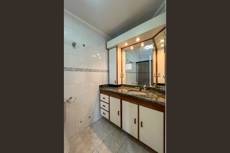 Apartamento à venda com 99m², 3 quartos e 3 vagas Apartamento à venda com 99m², 3 quartos e 3 vagasBanheiro da Suíte