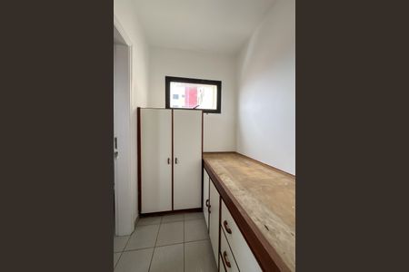 Apartamento à venda com 99m², 3 quartos e 3 vagas Apartamento à venda com 99m², 3 quartos e 3 vagasQuarto de Serviço