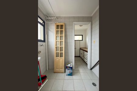 Apartamento à venda com 99m², 3 quartos e 3 vagas Apartamento à venda com 99m², 3 quartos e 3 vagasÁrea de Serviço