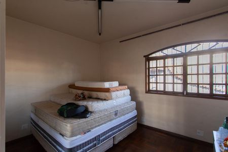 Casa à venda com 402m², 9 quartos e 3 vagasQuarto 1 da Casa 2 